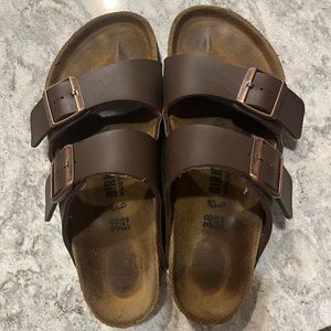 Brown leather Arizona Birkenstocks